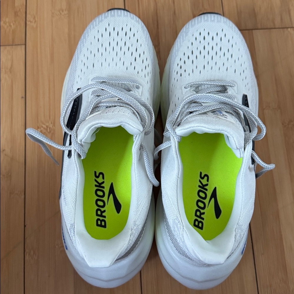 Brooks White and Black Athletic Shoes - Picture 9 of 9